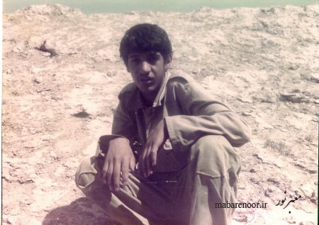 آن کس که "سید جلال" را می بیند تازه می فهمد که هیچ نمی بیند.