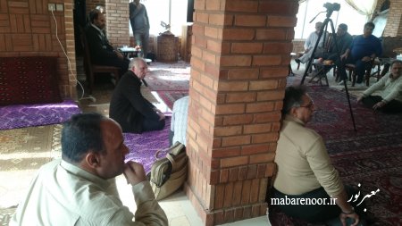 جلسه هفتگی مجمع در اردوگاه شهدای تخریب ( باغ حاج عباس عبادی )