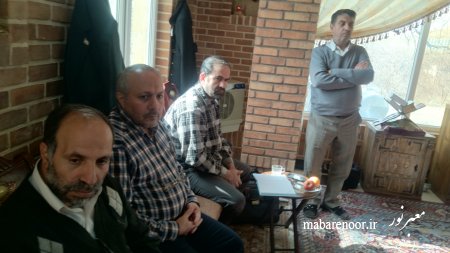 جلسه هفتگی مجمع در اردوگاه شهدای تخریب ( باغ حاج عباس عبادی )